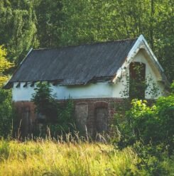 an old barn house